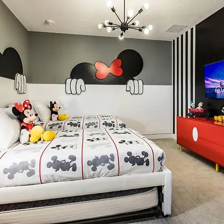Modern 8 Bdrm Home With Game Room In Encore